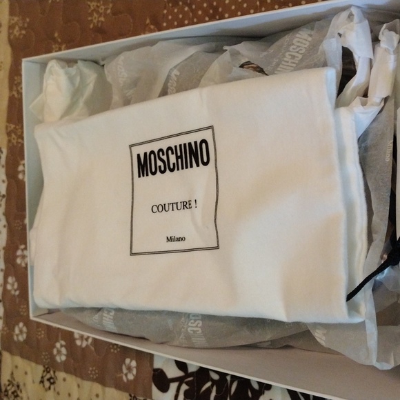 ❗ SOLD ❗ 🥰💯 Auth Moschino Heels - Picture 12 of 14